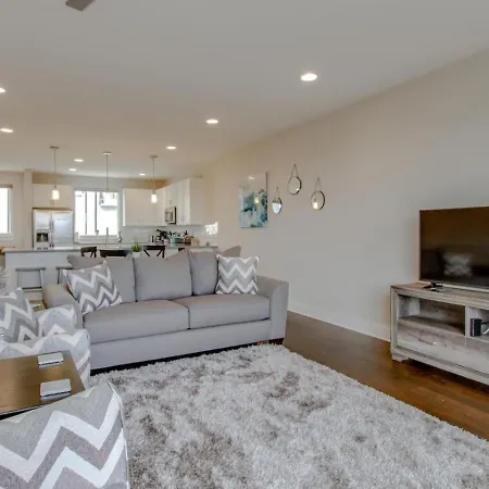 Holiday home Overlook Luxury Amenities Minutes To Downtown *