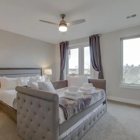 Overlook Luxury Amenities Minutes To Downtown Holiday home Nashville