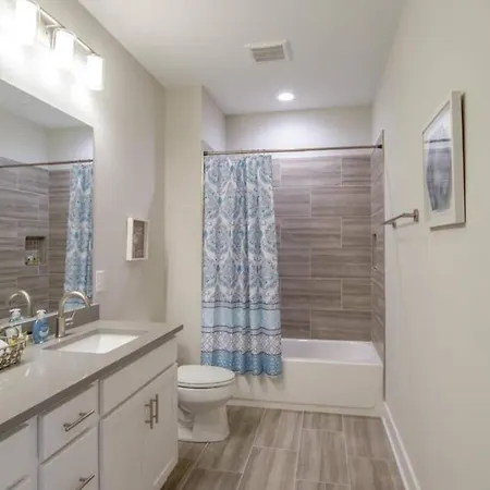 Holiday home Overlook Luxury Amenities Minutes To Downtown *