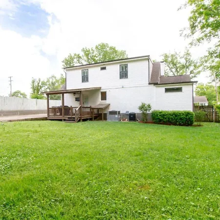 Holiday home East Paradise 4 Bedroom Large Backyard
