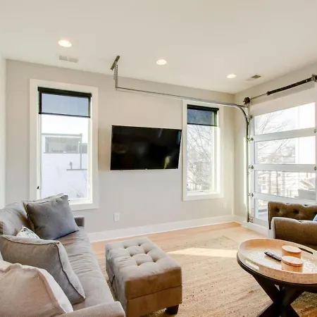 Panoramic View 8 Comfy Beds Multilevel Townhome Holiday home Nashville