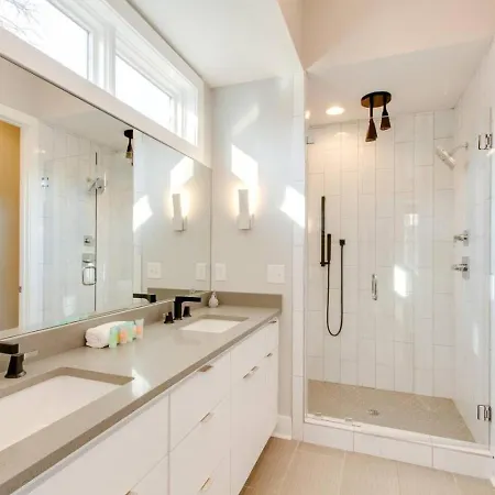 Panoramic View 8 Comfy Beds Multilevel Townhome