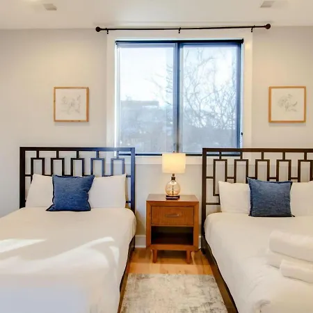 Panoramic View 8 Comfy Beds Multilevel Townhome Holiday home