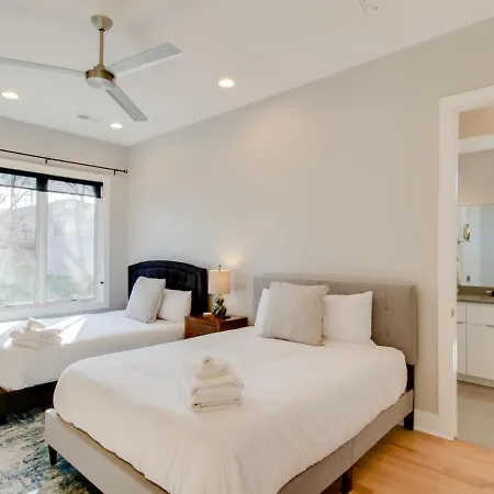 Panoramic View 8 Comfy Beds Multilevel Townhome Nashville