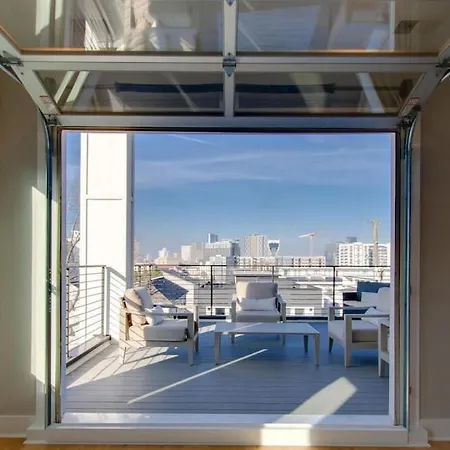 Holiday home Panoramic View 8 Comfy Beds Multilevel Townhome *