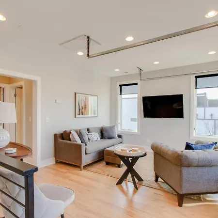 Panoramic View 8 Comfy Beds Multilevel Townhome Holiday home Nashville