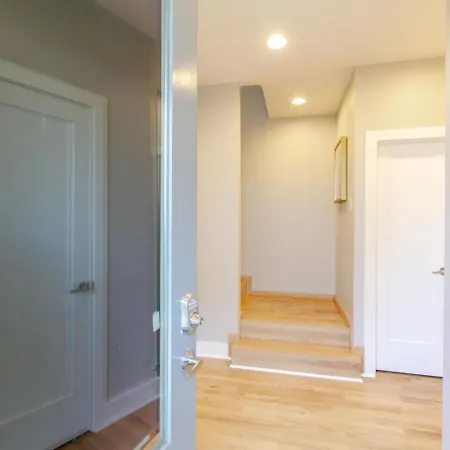Panoramic View 8 Comfy Beds Multilevel Townhome Holiday home
