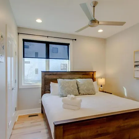 Panoramic View 8 Comfy Beds Multilevel Townhome Holiday home
