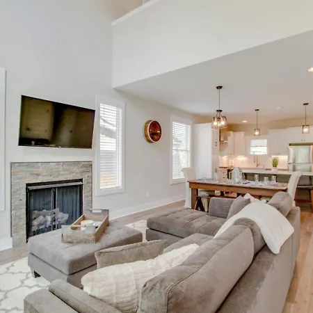 Luxurious Extraordinaire Three Bedroom Downtown Action Holiday home Nashville