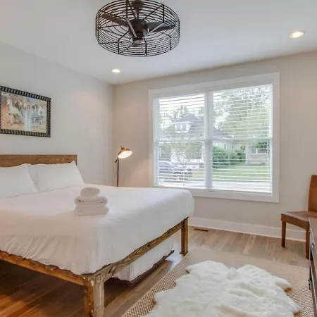 Luxurious Extraordinaire Three Bedroom Downtown Action Nashville