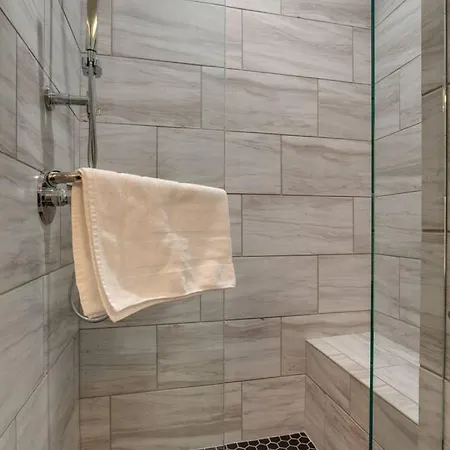 Holiday home Luxury Downtown Townhome Elevated Skyline Views *