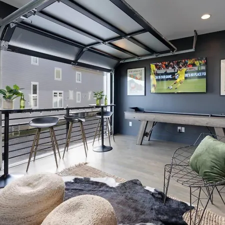 Stunning West End Walkable Area * Nashville