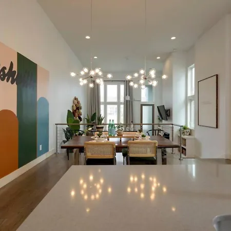 Stunning West End Walkable Area Nashville