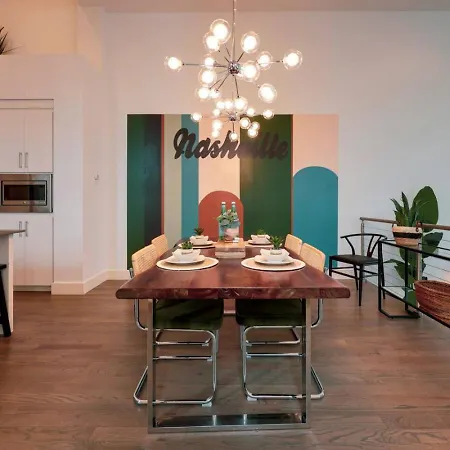 Stunning West End Walkable Area Nashville