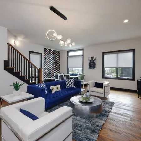 Blue Dreams 4 Bedroom 4.5 Bath With Rooftop Lounge *