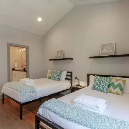 Music Finest In Edgehill 2500 Square Feet Holiday home