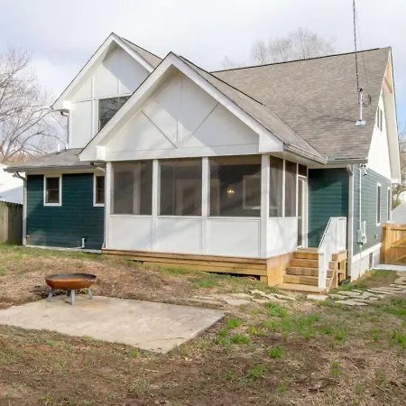 Holiday home Music Marvel Minutes To Broadway Nashville