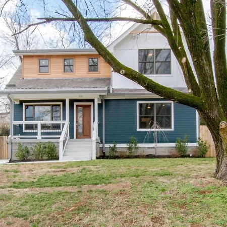 Holiday home Music Marvel Minutes To Broadway Nashville