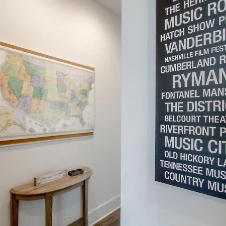 Large Impressive Townhome Private Viewing Terrace * Nashville