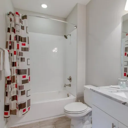 Spacious With 7 Beds 4 Bedrooms And 2.5 Bathrooms * Nashville