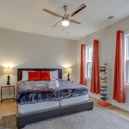 Spacious With 7 Beds 4 Bedrooms And 2.5 Bathrooms Holiday home Nashville