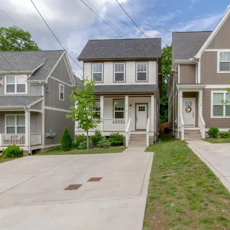 Spacious With 7 Beds 4 Bedrooms And 2.5 Bathrooms Holiday home Nashville