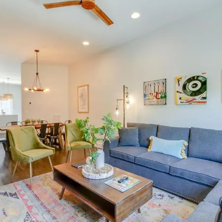 Music Hangout With Rooftop Views And Game Holiday home