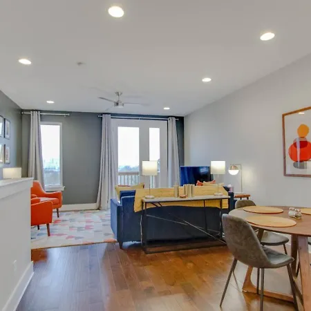 Holiday home Skyline Views Romantic Fun Downtown Location