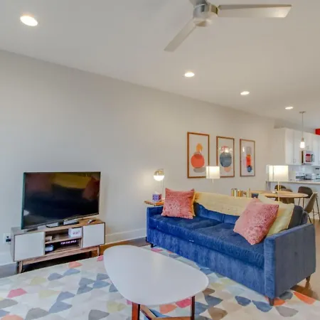 Holiday home Skyline Views Romantic Fun Downtown Location *