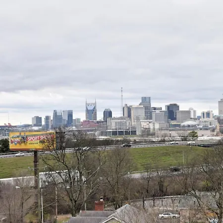 Skyline Views Romantic Fun Downtown Location *