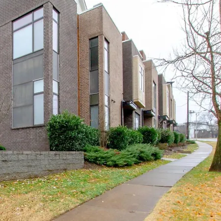 Stylish Private Rooftop Perfect Location *