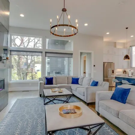 Spacious Gulch Retreat Super Skyline Views Nashville