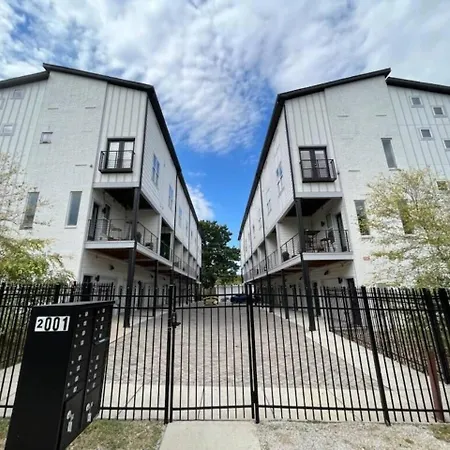 Holiday home Stylish Luxury Private Rooftop Space Hillsboro