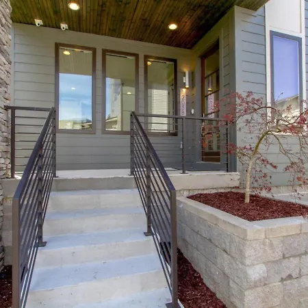 Spacious Gulch Retreat Super Skyline Views Holiday home