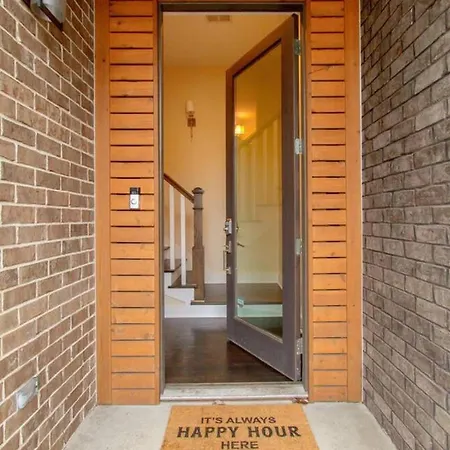Holiday home Stylish Private Rooftop Perfect Location