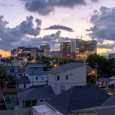 Spacious Gulch Retreat Super Skyline Views Nashville