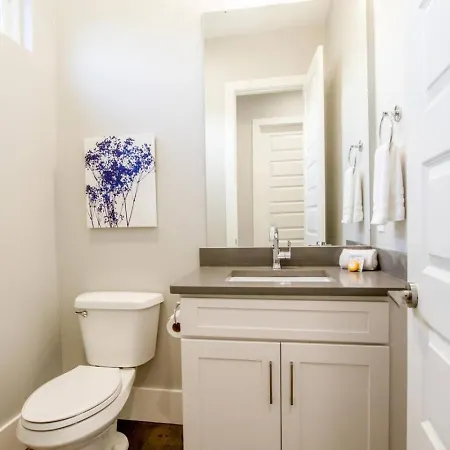 Spacious Gulch Retreat Super Skyline Views * Nashville