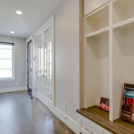 Spacious Gulch Retreat Super Skyline Views Nashville