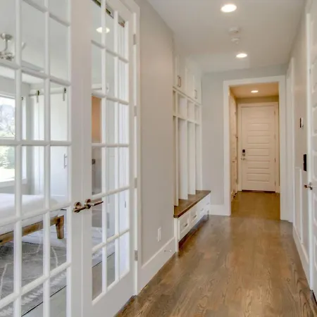 Spacious Gulch Retreat Super Skyline Views * Nashville