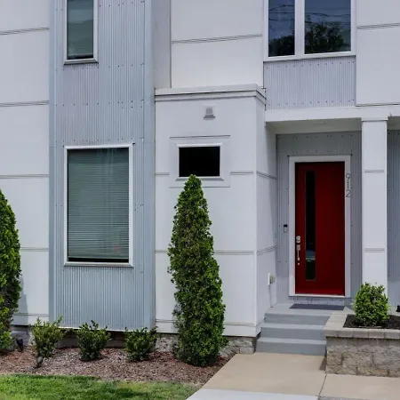 Southside Extraordinaire Walk To Gulch Lux Four Bedroom Holiday home Nashville