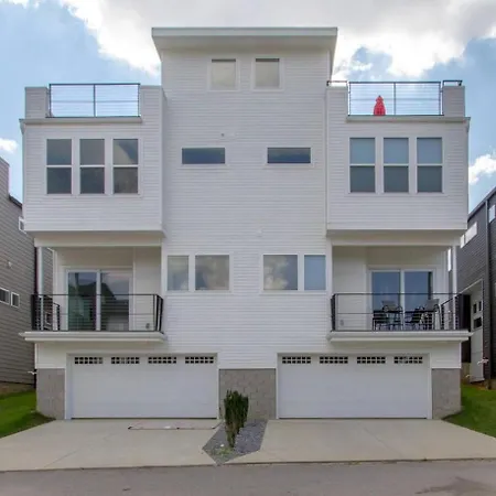 Southside Extraordinaire Walk To Gulch Lux Four Bedroom * Nashville