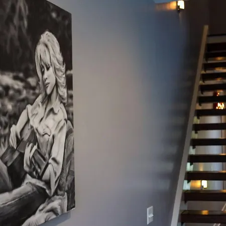 Southside Extraordinaire Walk To Gulch Lux Four Bedroom Holiday home