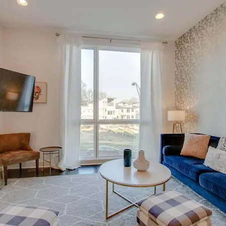 Holiday home Spacious And Sleek Amazing Location Patio Space