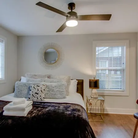 Holiday home Superb Luxury Big And Gorgeous Comfy Beds