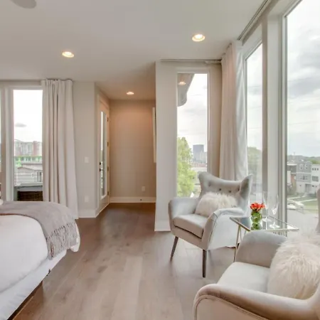 Holiday home The Dove Downtown Modern Huge Rooftop Deck Gulch