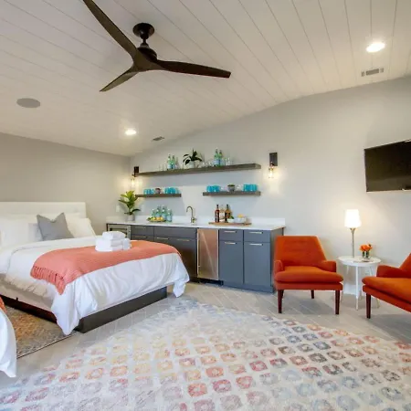 Holiday home The Dove Downtown Modern Huge Rooftop Deck Gulch Nashville