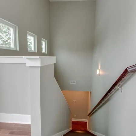 Ultra Modern Pad Minutes To Downtown Comfortable Beds Nashville