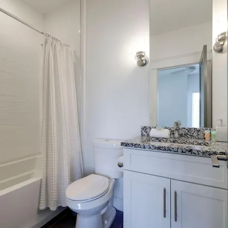 West Side Charmer Convenient Location * Nashville