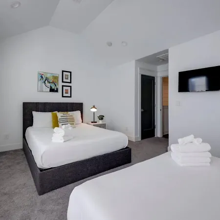 West Side Charmer Convenient Location * Nashville