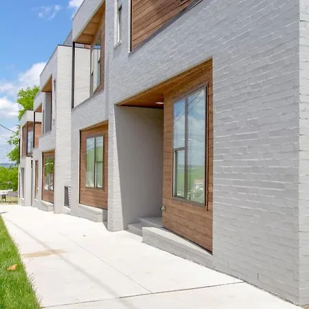 Ultra Large Deck Skyline Views Nashville